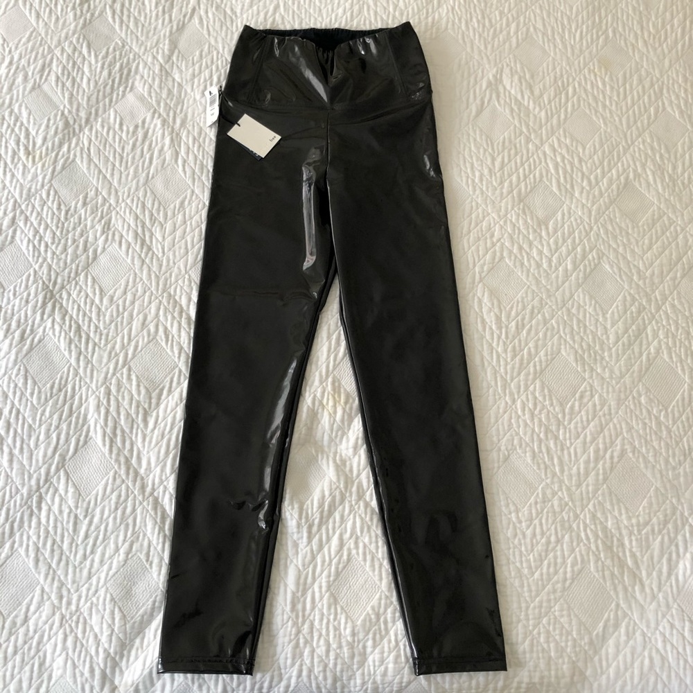 Aritzia Wilfred Free black leggings